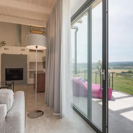 Lovely In With Kitchen Holiday home