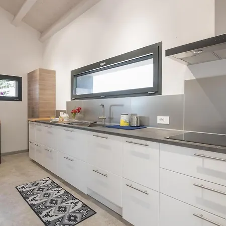 Lovely In With Kitchen Сasa de vacaciones